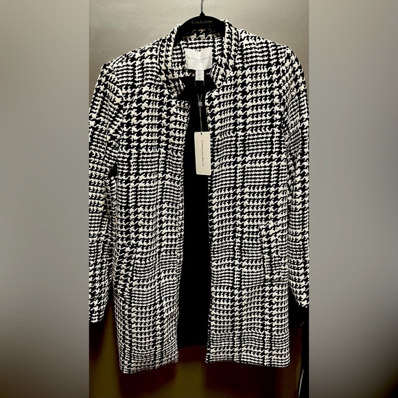 Black & White Houndstooth Pattern Women’s Blazer - Picture 1 of 4